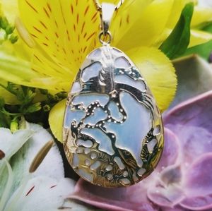 Chinese Crane 14k GOLD Etching over Large Effervescence MOP Tear drop